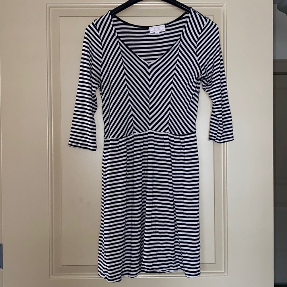 Pink Rose Medium Black striped Rayon 95% Spandex5% 3/4 sleeve